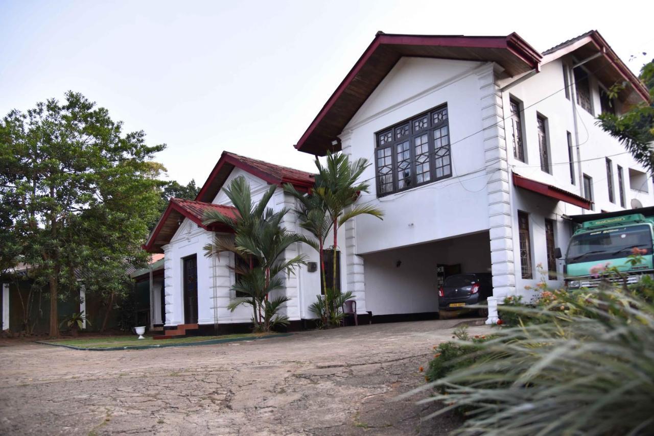 Antique Tourists Lodge Kandy Kültér fotó